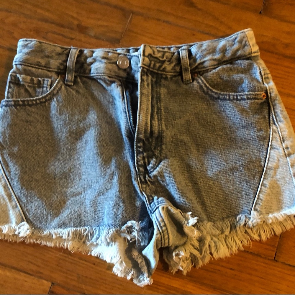 Women’s Pacsun Denim Frayed Hem Women Shorts in Size 24